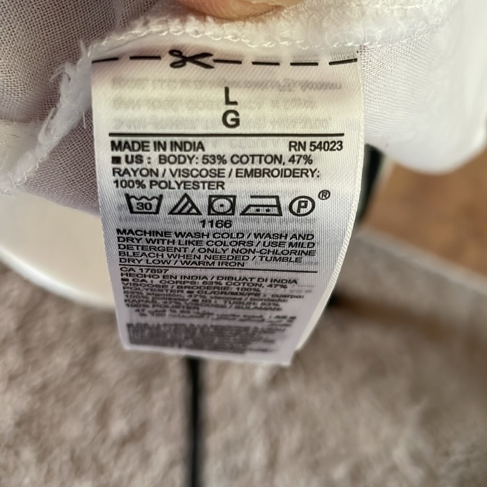 Cute, detailed, white Old Navy Tank Top! - Picture 7 of 7